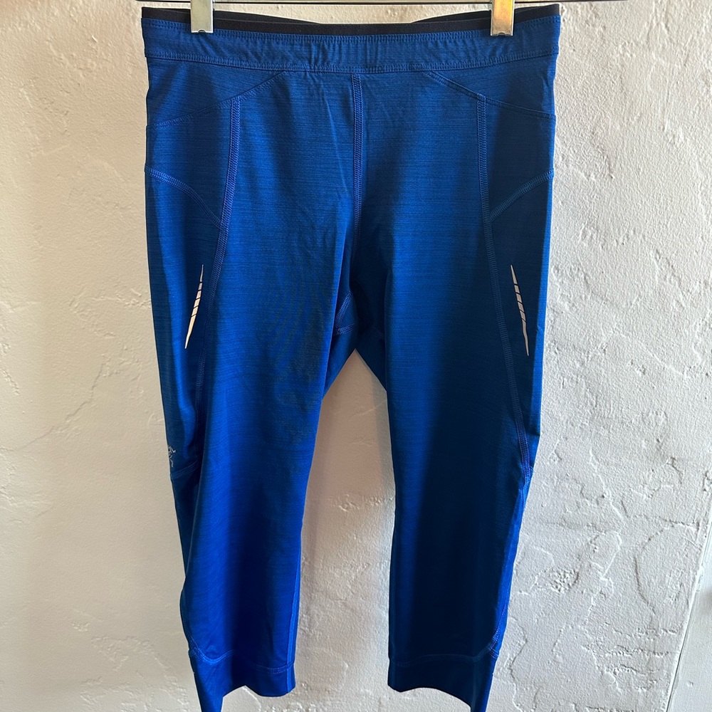 Arc’teryx crop leggings size small